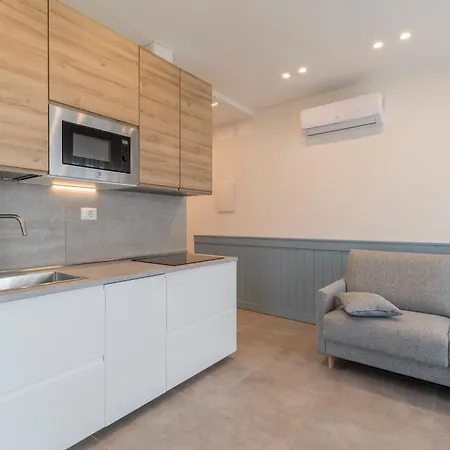 Stella Aparthotel 4*