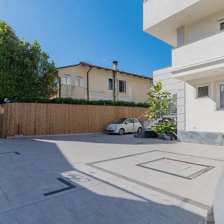 Stella Aparthotel 4*