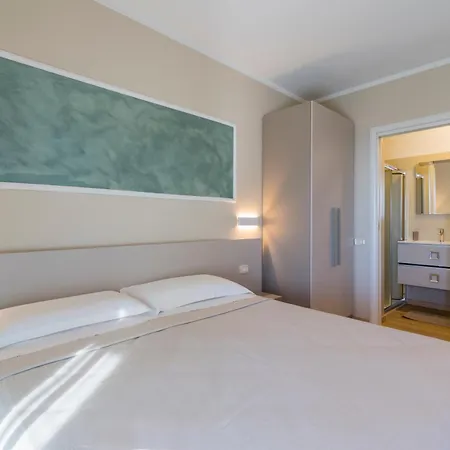 Aparthotel Stella *