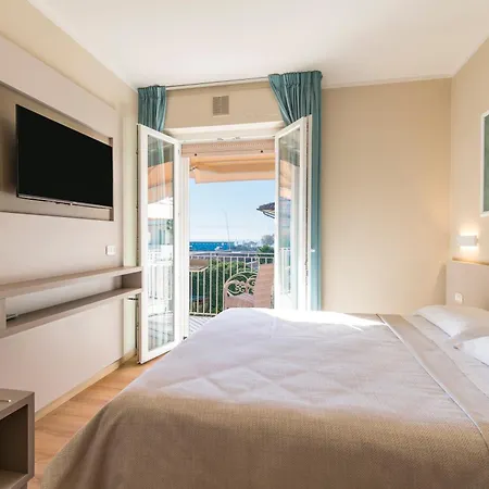 Stella Aparthotel
